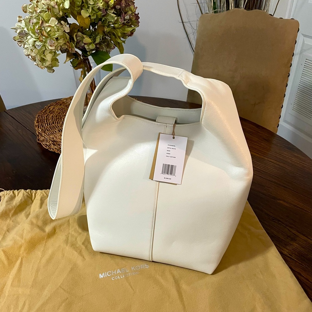 Michael Kors White Shoulder Bag with Clean Lines